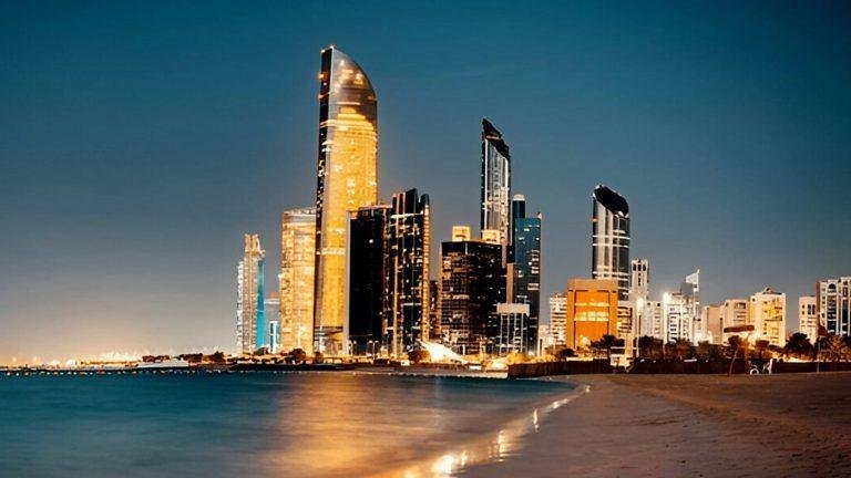 Abu Dhabi Opens Night Beach: Swim, Dine & Enjoy