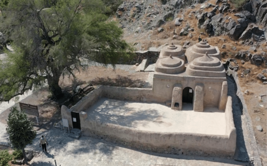 Best places to visit in Fujairah featuring the coastline, Hajar Mountains and historic fort